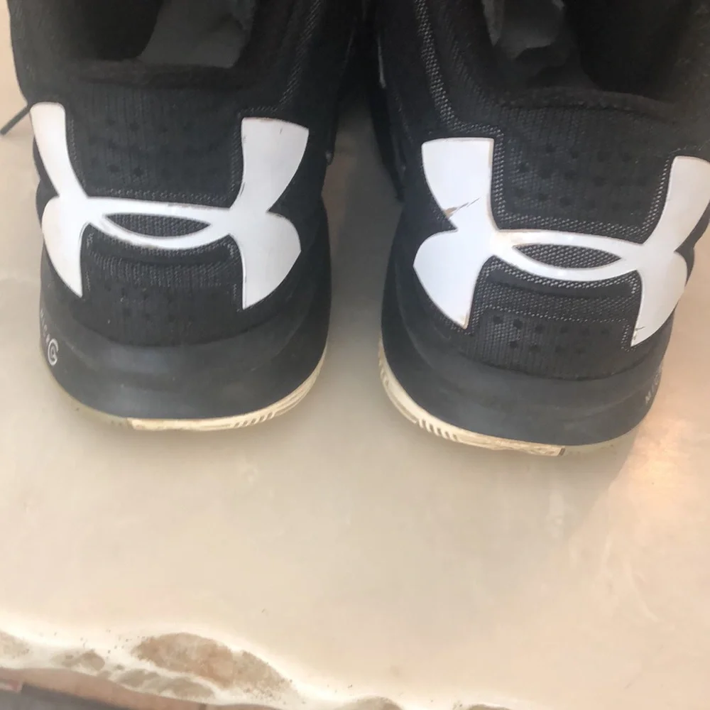 Under Armor Men’s Micro G Sneakers